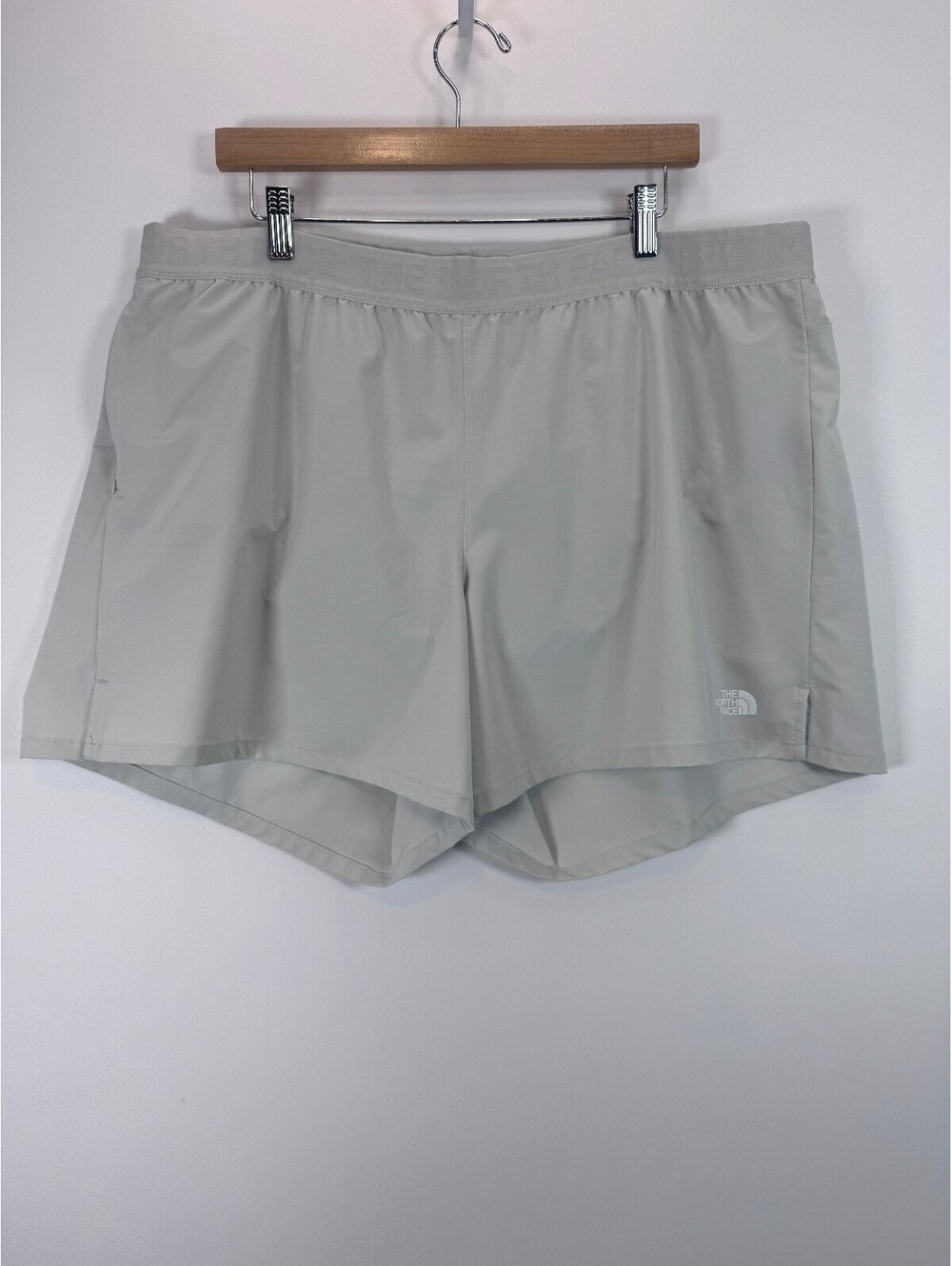 The North Face Women’s Aphrodite Shorts XXL Gray 7” Hiking Running Zip Pocket